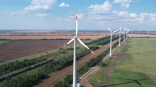 Luftaufnahme der Windkraftanlage ist eine beliebte nachhaltige erneuerbare Energiequelle auf Beautiful