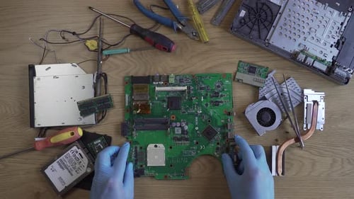 Bauen Sie das Motherboard Ihres Computers