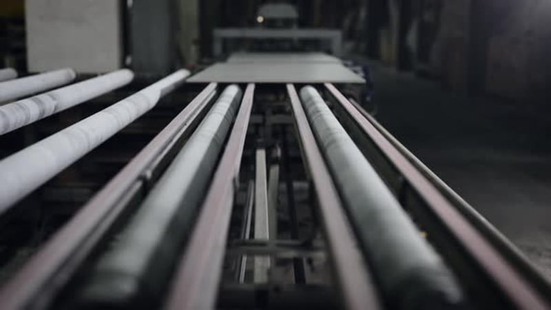 Завод по производству керамической плитки и керамогранита, Стоковые ...