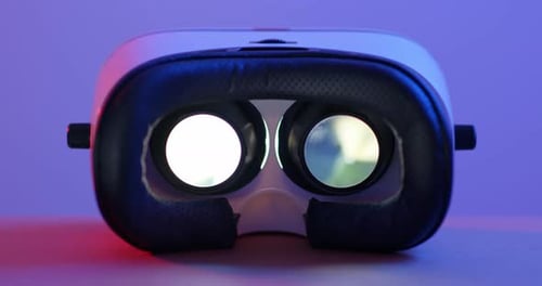 Virtual reality device