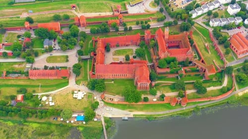 Vue aérienne du château de l'ordre teutonique à Malbork, Malbork (Zamek w Maborku, Ordensburg Marien