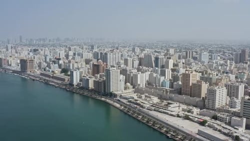 Vista aérea de Sharjah, Emirados Árabes Unidos