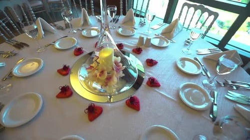 Elegant Table Setting for a Romantic Wedding