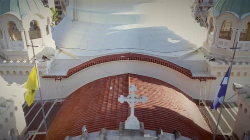 Vue aérienne de la cathédrale Saint-André de Patras, en Grèce.