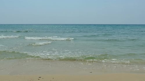 Beautiful tropical beach sea ocean with blue sky and white cloud