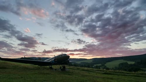 Amanecer sobre aviones