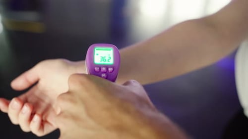 Temperaturmessung mit berührungslosem Infrarot-Thermometer
