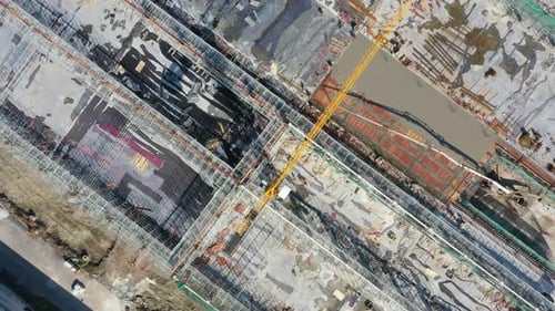 Sitio de construcción en la ciudad