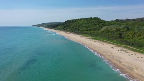 Luftaufnahme eines schönen Strandes am Schwarzen Meer, Bulgarien