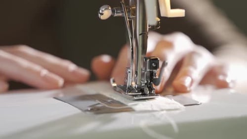 Atelier de couture avec lumière du soleil