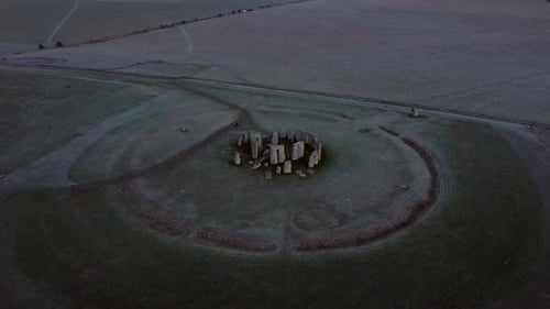 Stonehenge bei Sonnenaufgang drehen Clip 3
