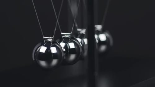 Slow Motion Newtons Cradle