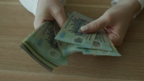 Counting Money, Close Up