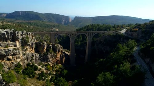 Pont ferroviaire en pierre