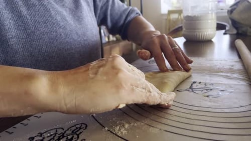 Making Pastry With Minced Meat 1
