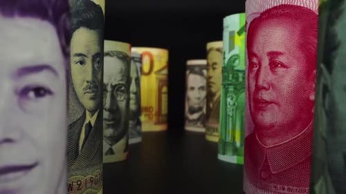 Konzept für den Geldwechsel in Fremdwährungen. Viele Banknoten verschiedener Nationen
.