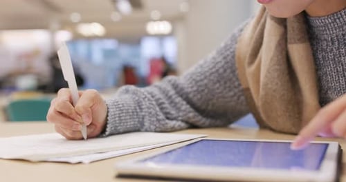 Student study in the library