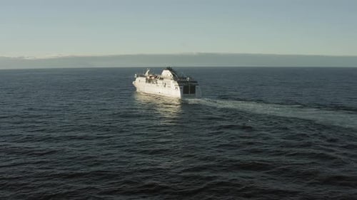 Servicio de ferry de carga y pasajeros de alta velocidad entre las islas del archipiélago canario del Atlántico