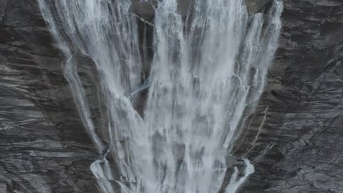 Luftaufnahme von Waterfall