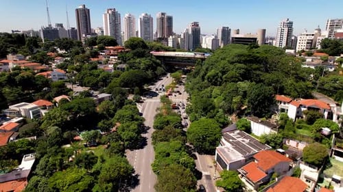 Avenida Sumaré, no centro de São Paulo, Brasil. Marco turístico.