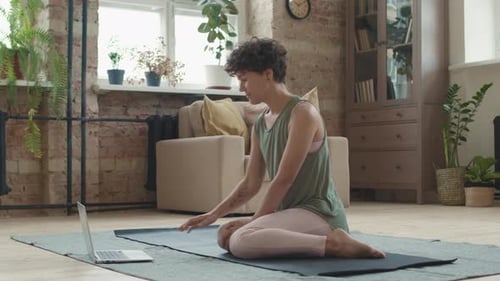 Tutorial de observación de mujeres y yoga