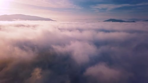 Freiheit Morgen Flug über bunten Wolken Himmel Himmel Traum Sonnenaufgang