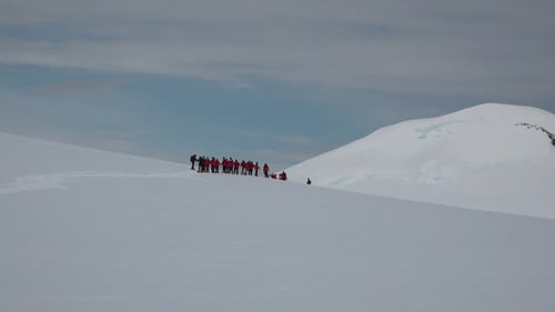 Antarktische Halbinsel. Menschen, Wanderer, Bergsteigen, Teamarbeit, Reisen, Trekking
.
