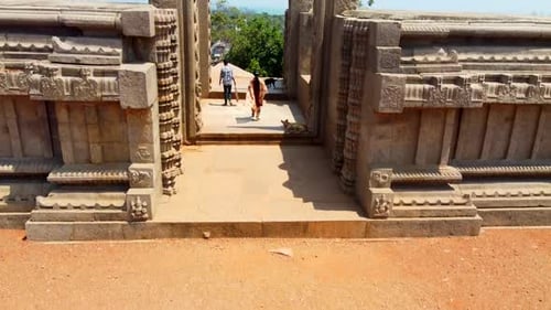 Le groupe de monuments de Mahabalipuram est une collection de monuments religieux des VIIe et VIIIe siècles de notre ère