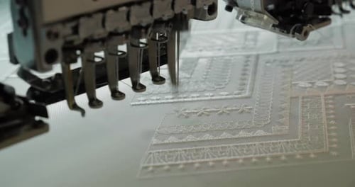 Industrielle Stickmaschine der Bekleidungsfabrik
