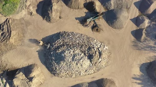 Luftaufnahme der Schottersteinbruchmaschine