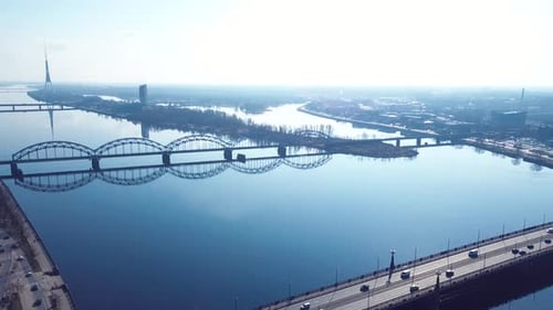 Rigaer Brücke und Altstadt 4k