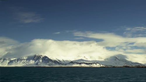 Große Wolken über dem Glacier Mountain