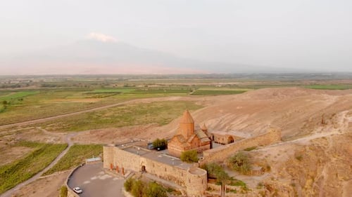 Célèbre monastère arménien de Khor Virap (vue circulaire)