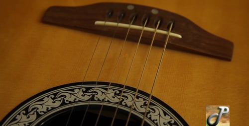 Gitarre mit Saite 01 Full HD