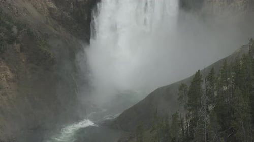 El fondo de la cascada