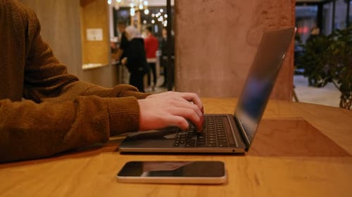 Using Laptop With Cafe (2K)