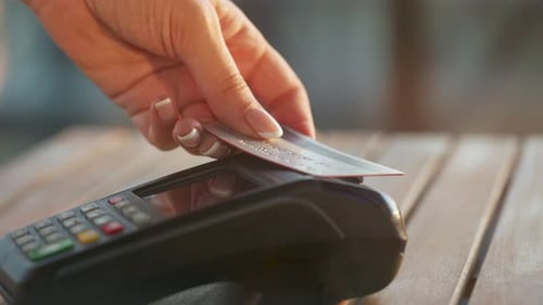 Credit Card Payment via Card Reader on Table