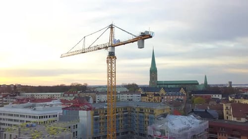 Vista aérea del sitio de construcción del nuevo edificio residencial Wint Tower Crane.