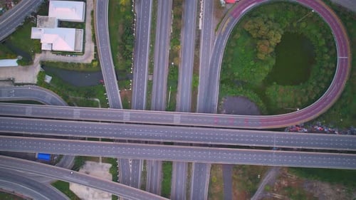 4K : autoroute hyperlapse de métrage pour le concept de transport.