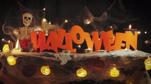 Gruselige Halloween-Kürbis-Laternen