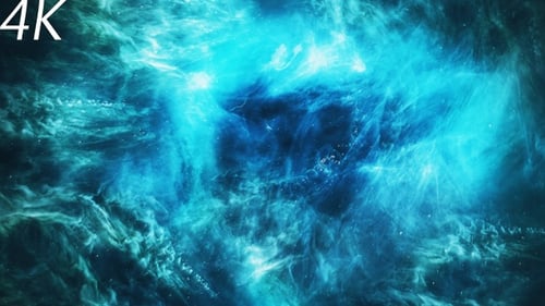 Nébuleuse lumineuse et colorée dans l'espace lointain