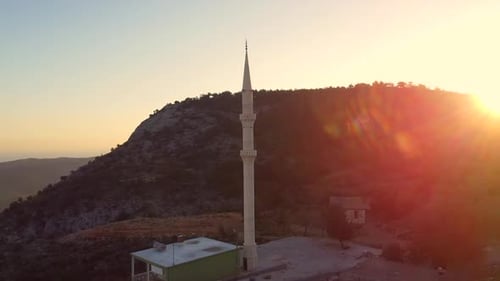 Minaret à Mountainside Village dans la soirée