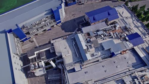 Gebäude- und Materiallager in der Industriestadtzone von oben
