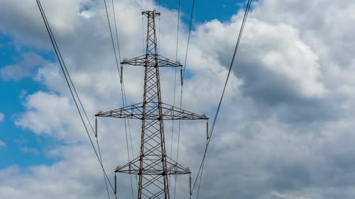 torre de alta tensión con cables, red eléctrica, transmisión de energía