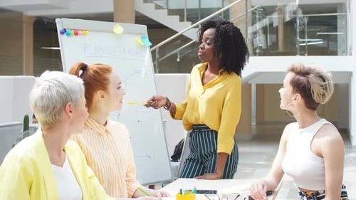 African Stylish Woman Has Orginized International Woman's Club