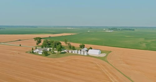 Large Silver Modern Grain Elevators Industrial Silos for Agribusiness for Storing Crop