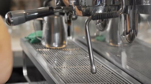 Espresso Machine Makes Rich Dark Coffee