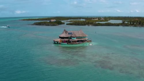 Casa En El Agua, Haus auf dem Wasser auf den San Bernardo Islands, an der Karibikküste Kolumbiens