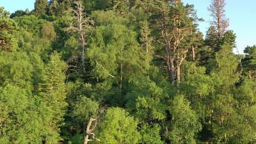 Berglandschaft bei Sonnenuntergang