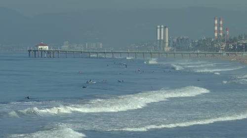 O Manhattan Beach Pier, na Califórnia, se estende até o Oceano Pacífico.